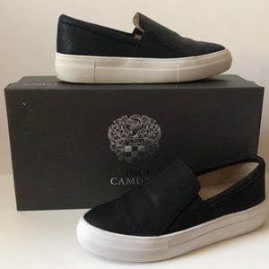 VINCE CAMUTO PLATFORM SNEAKERS